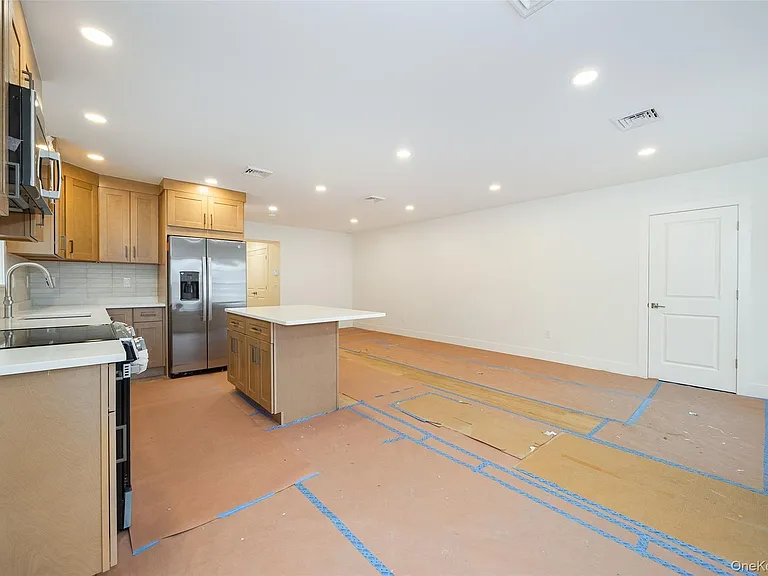 1 Dean Pl — Photo 10