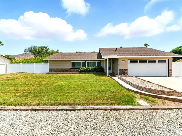 8512 Brookfield Dr, Riverside, CA 92509