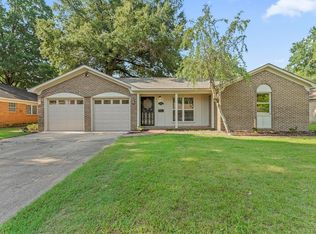 904 N Roselawn Dr, West Memphis, AR 72301