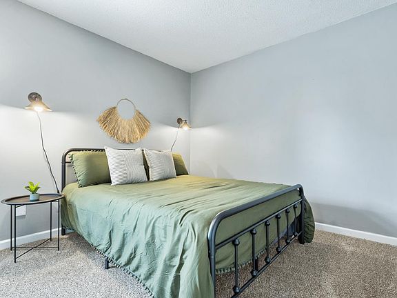 5th image of 3185 Holly Brook Cir NE