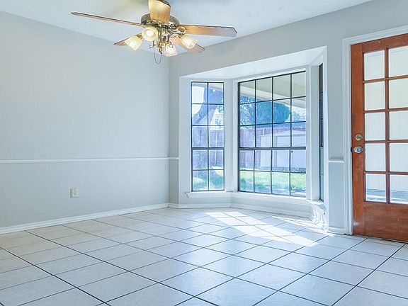 5th image of 410 Brookfield Dr