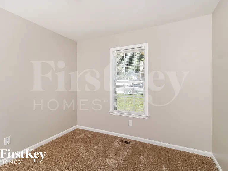 713 Garrett St — Photo 11