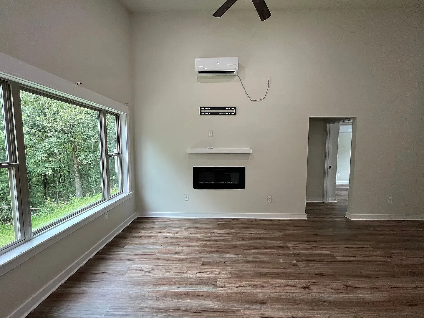 2 bed, 1000 sqft, $1,345 — Photo 4