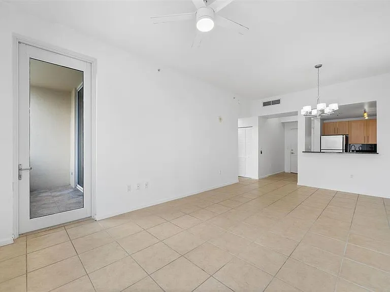 511 SE 5th Ave #615 — Photo 2