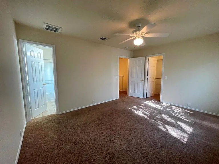 251B Utterback — Photo 14