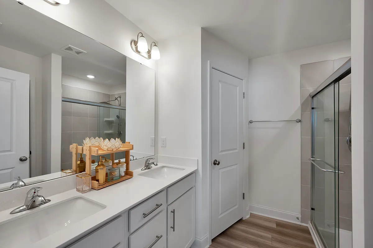 Building Photo - Leland Hill Cir