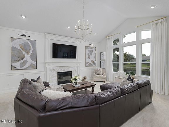 4th image of 85 GLENALBY Place