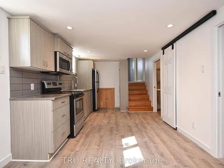 1847 Walkley Rd #B — Photo 8
