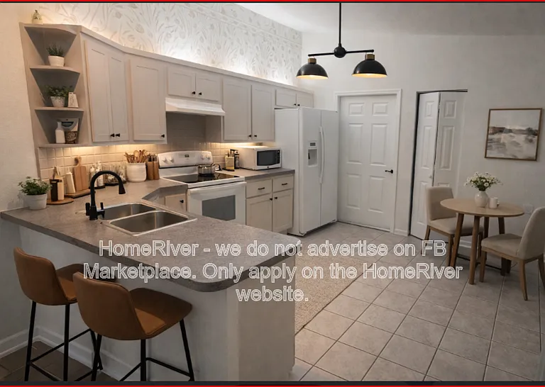2305 NE 40th Ave — Photo 2