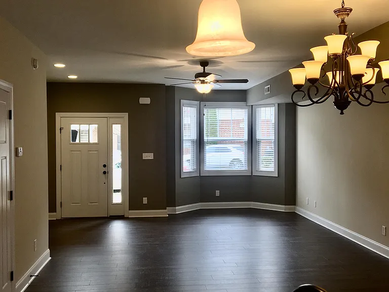 124 Capital St #1 — Photo 9