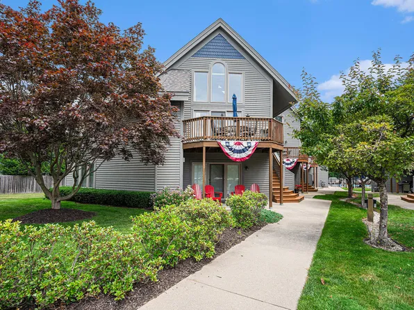 130 N Shore Dr APT 2, South Haven, MI 49090