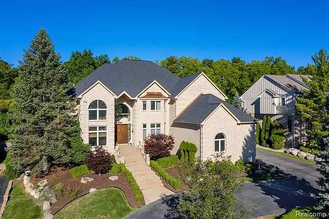 1st image of 6072 N Creek Ct