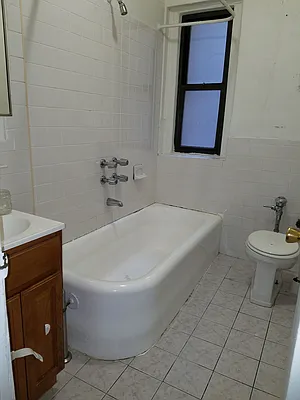 Rented by Urban Real Estate Property Group Inc | media 10