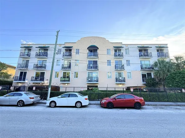 400 SW 2nd St APT 201, Miami, FL 33130