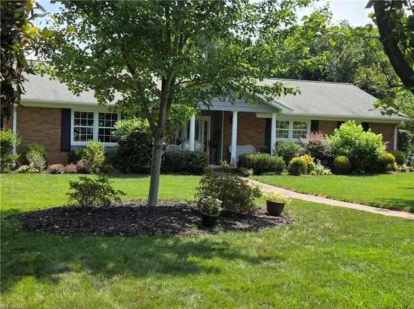 1025 Oaklawn Ave, Winston Salem, NC 27104