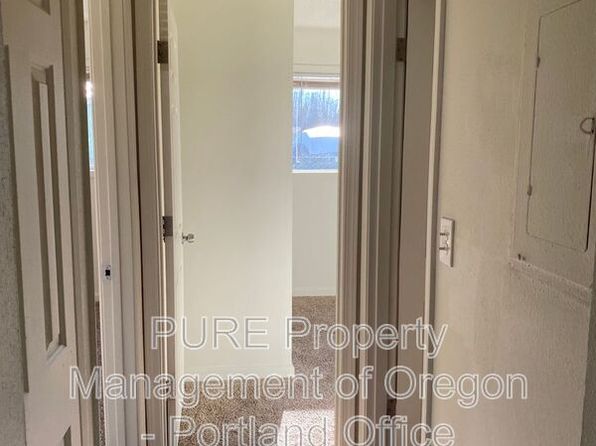 760 Plymouth Dr NE #16