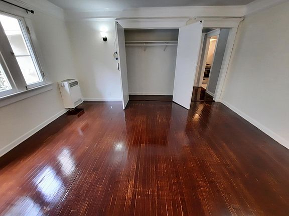 4th image of 7519 1/4 Lexington Ave