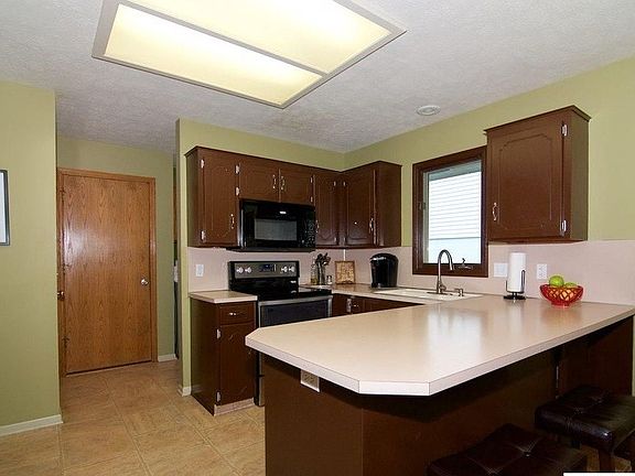 5th image of 13254 S 38th St