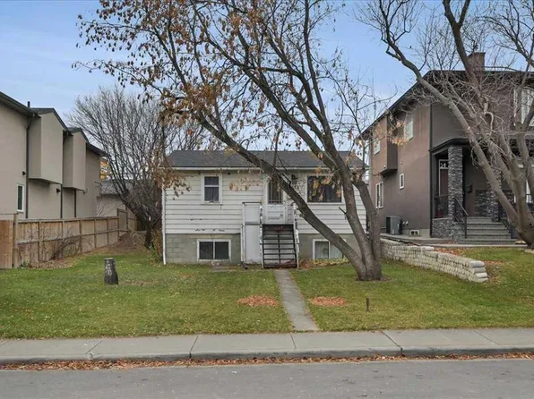 4535 N 17th Ave NW, Calgary, AB T3B 0N9