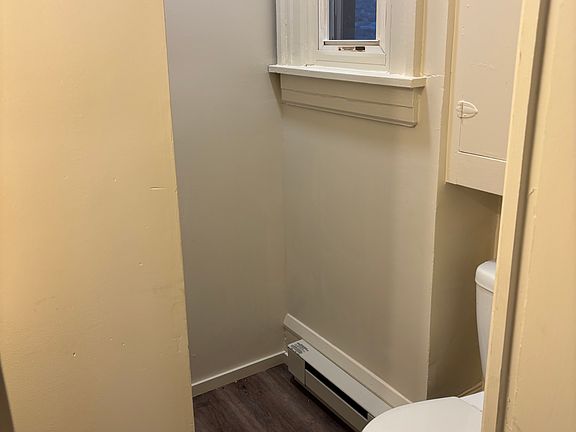 5th image of 713 Lehman St Floor 1