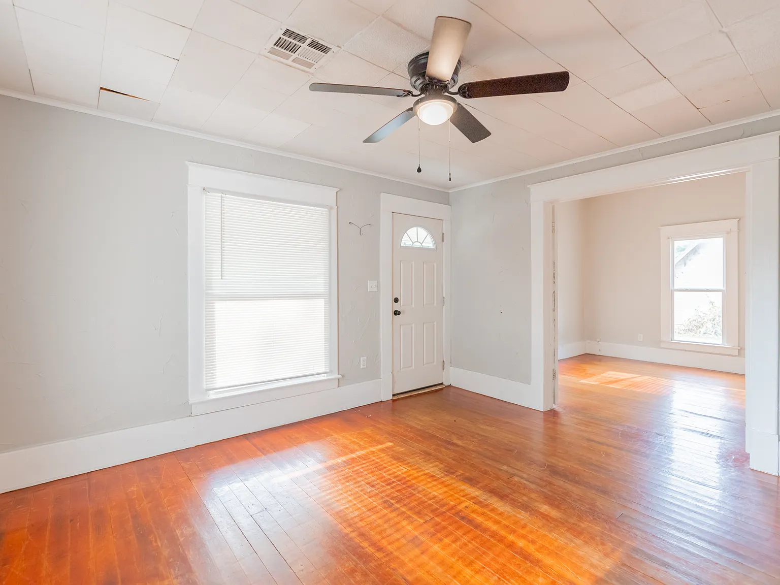 4 bed, 1248 sqft, $2,000 — Photo 3