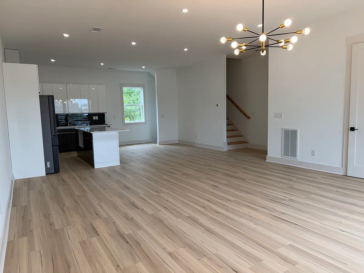 Building Photo - 105 Hart Ln #D