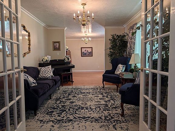 3rd image of 130 E Mountain Vale Way