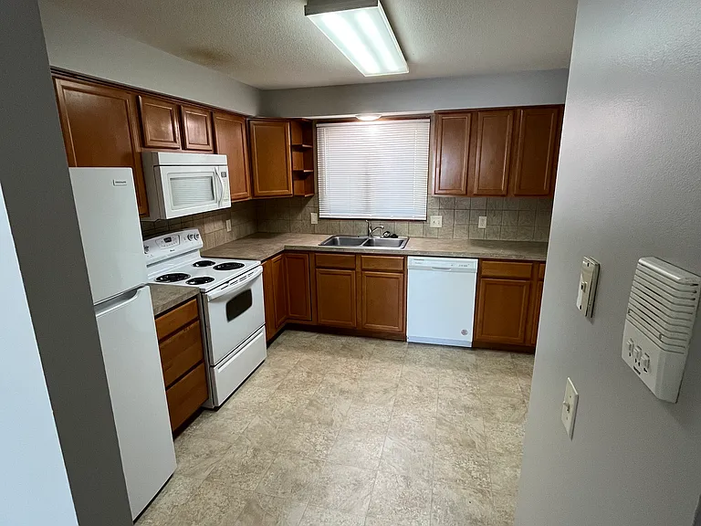 2440 N 56th St #4 — Photo 2