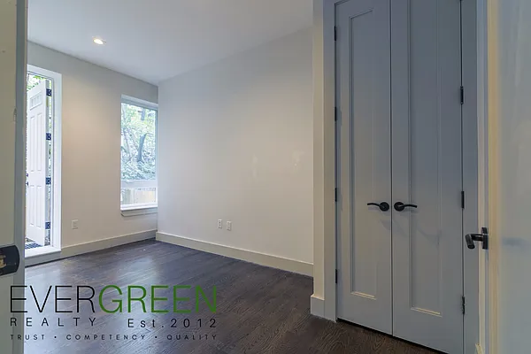 Rented by ERNY LLC | media 12