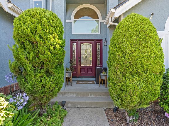 5th image of 9075 Doncaster Ct