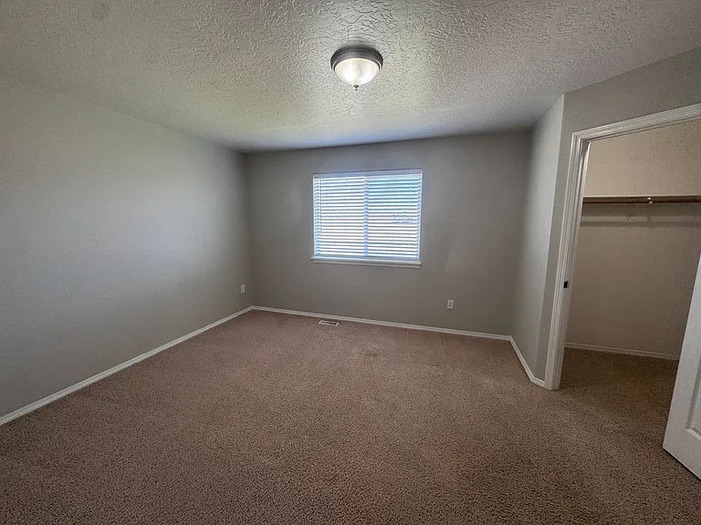 1700 NE Cinder Loop — Photo 24
