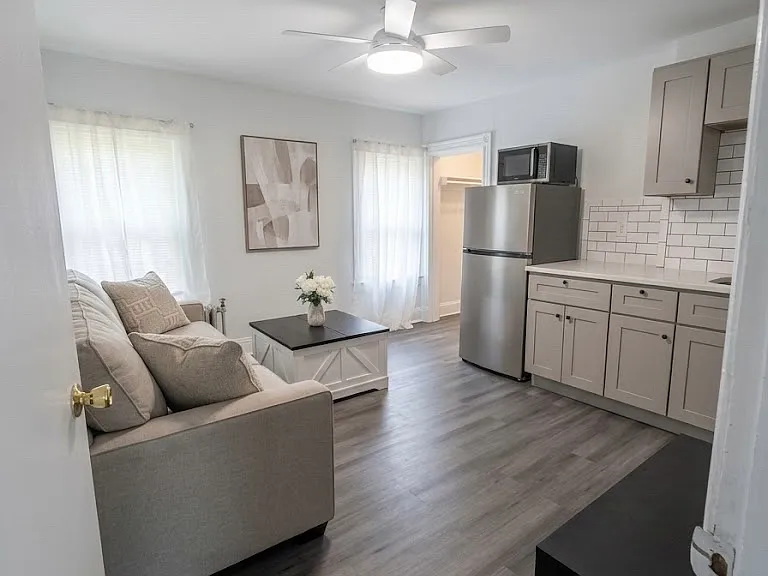 721 S Wellwood Ave #2 — Photo 5