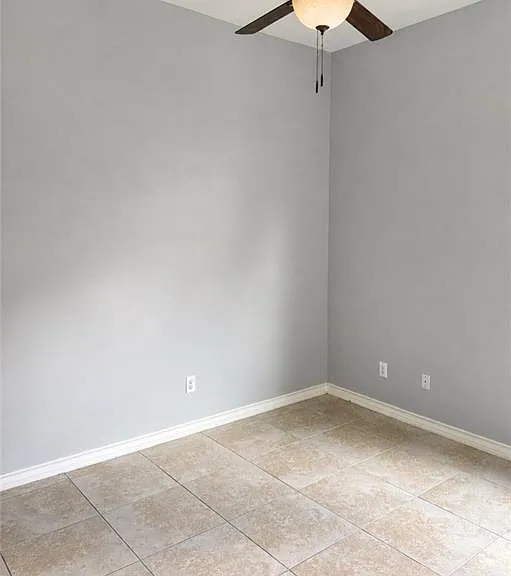 1805 Queens Ave — Photo 15