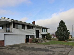 506 S Golf Course Rd, Port Angeles, WA 98362