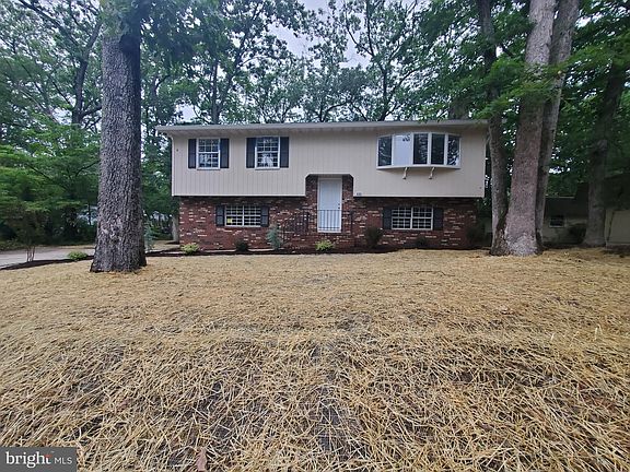 2nd image of 2101 N Lakeshore Dr