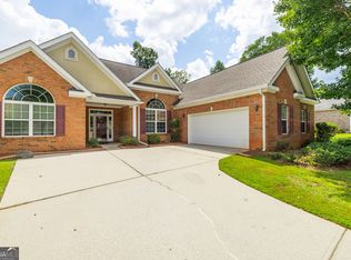 8004 Larksview Dr, Fairburn, GA 30213