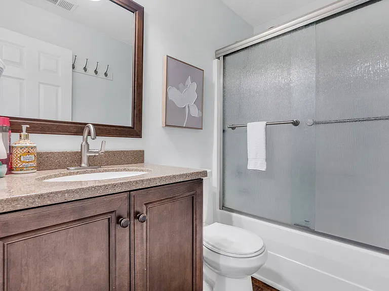8301 Manhatten Dr — Photo 26