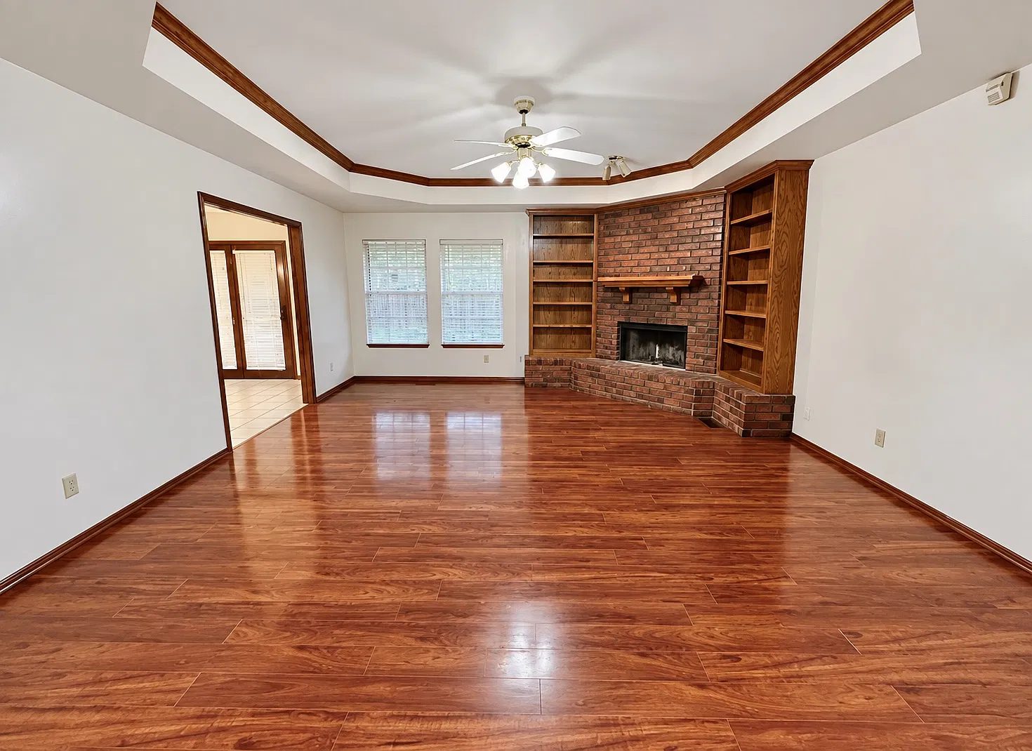 4 bed, 2000 sqft, $1,800 — Photo 3