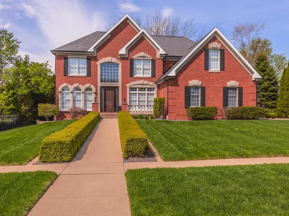 33 Derby Way, Bloomington, IL 61704