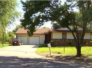 5729 E Kentford Cir, Wichita, KS 67220