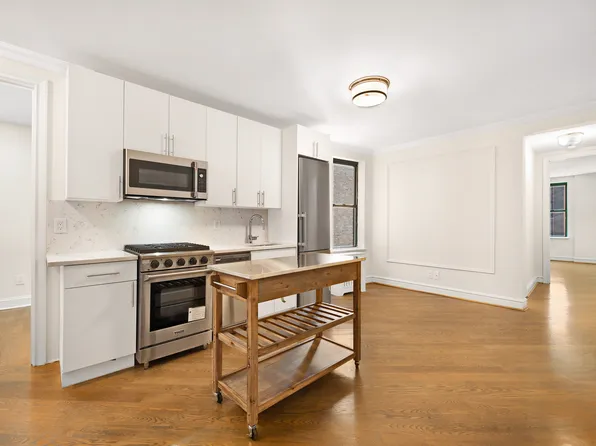 226 East 70th Street image 1 of 17