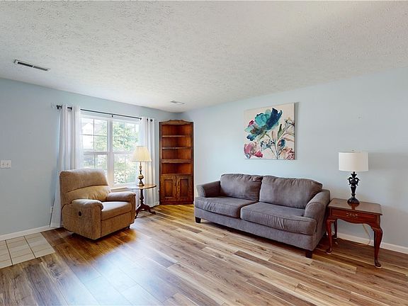 2nd image of 14725 Lakeview Dr