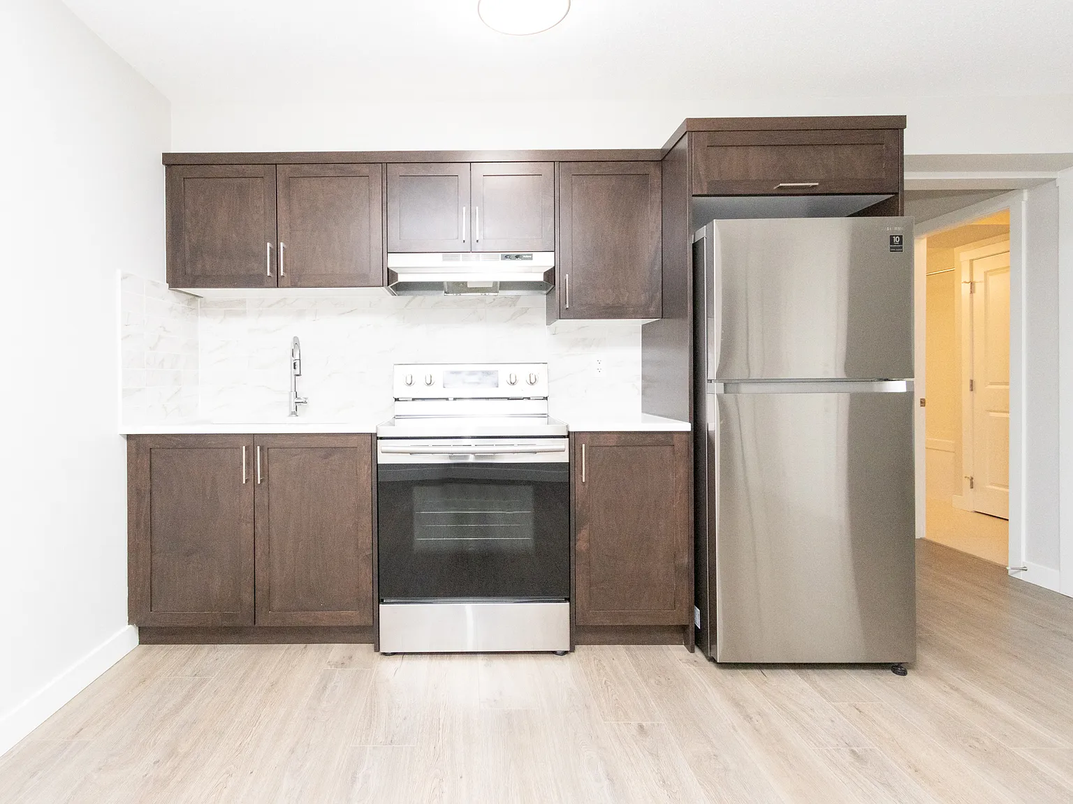 2 bed, 900 sqft, $1,900 — Photo 3