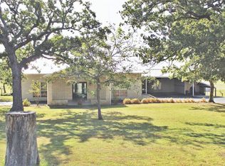 833 S Comanche Dr, De Leon, TX 76444