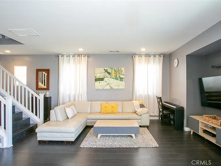 29208 Dakota Dr — Photo 7