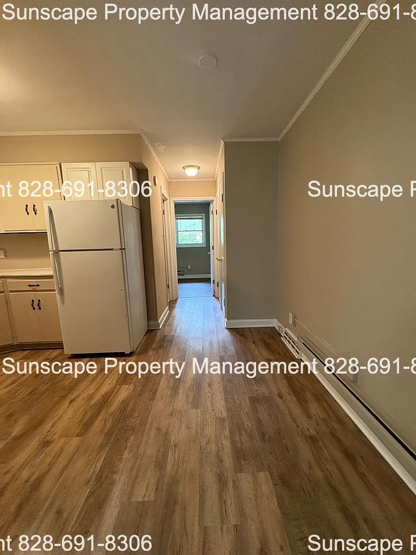 One bed one bath apartment — Photo 4