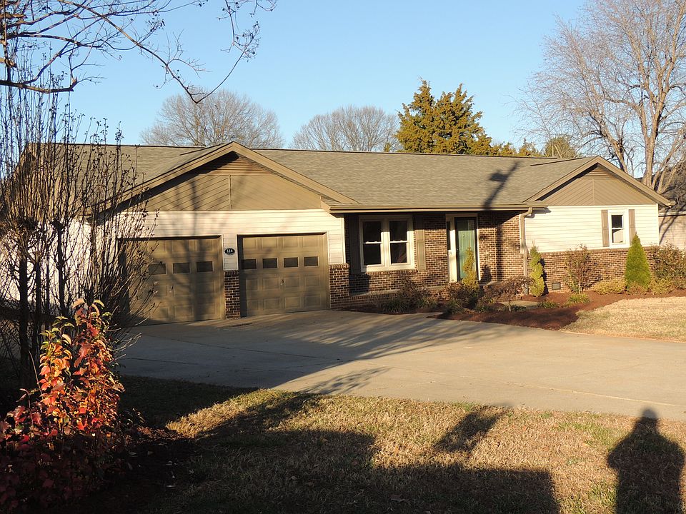 1st image of 114 Brockway Dr
