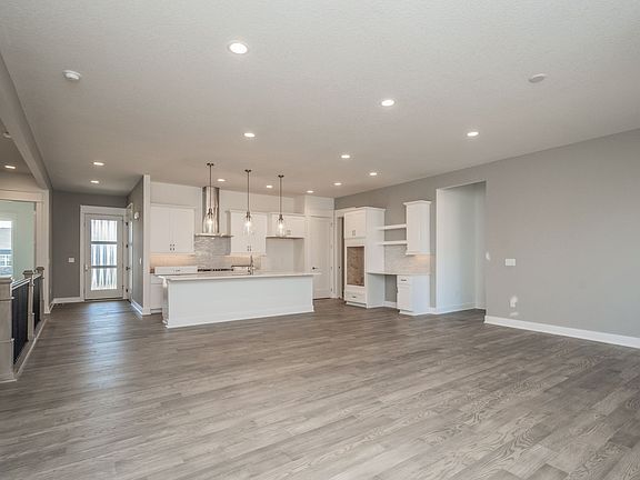 2nd image of 6077 Aspen Dr