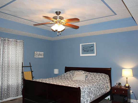 3rd image of 171 Brock Ln