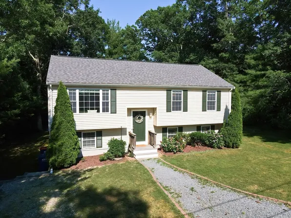 3 Hollow Tree Ave, Wareham, MA 02571